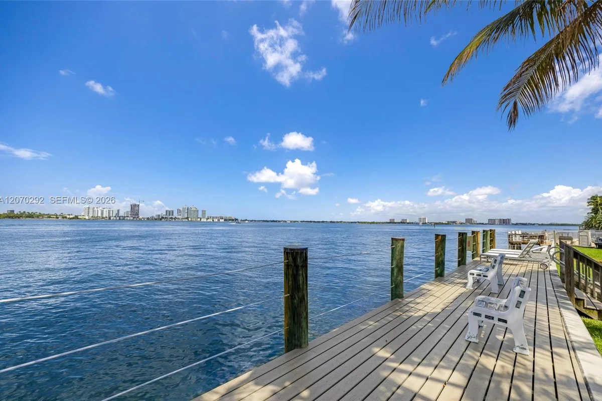 2250 Bay Dr #7, Miami Beach: photo 1 of 23