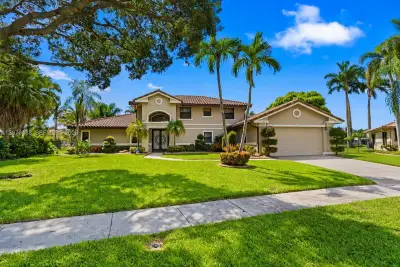 451 NW 194th Ave, Pembroke Pines: photo 1 of 62