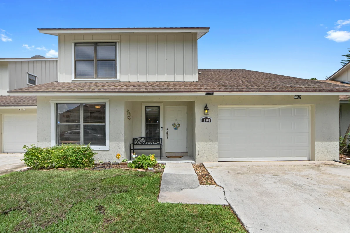 11901 Donlin Dr, Wellington: photo 1 of 33