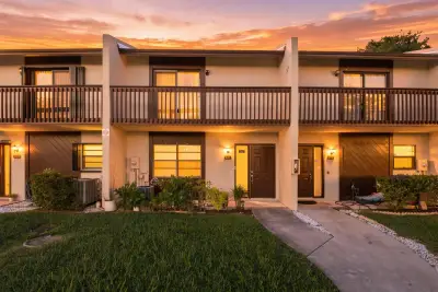 621 NW 47th St, Deerfield Beach: photo 1 of 42