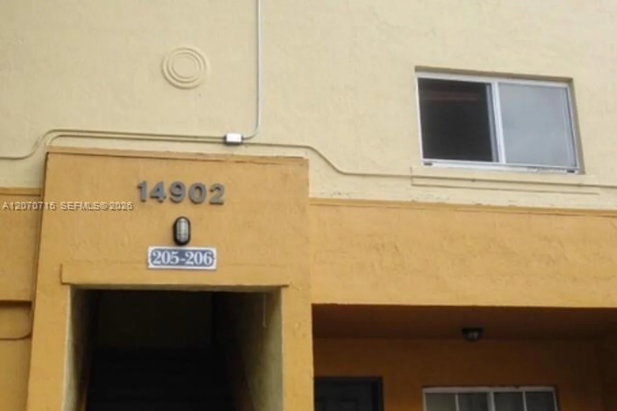 14902 SW 82nd Ln #13-206, Miami: photo 1 of 12