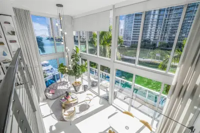 200 Biscayne Boulevard Way #309, Miami: photo 1 of 1