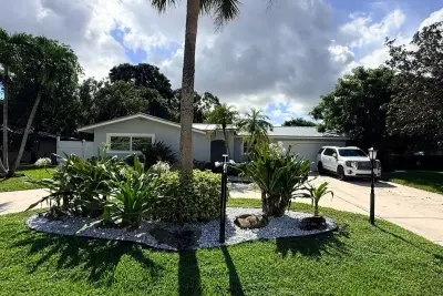 4188 Larch Ave, Palm Beach Gardens: photo 1 of 7