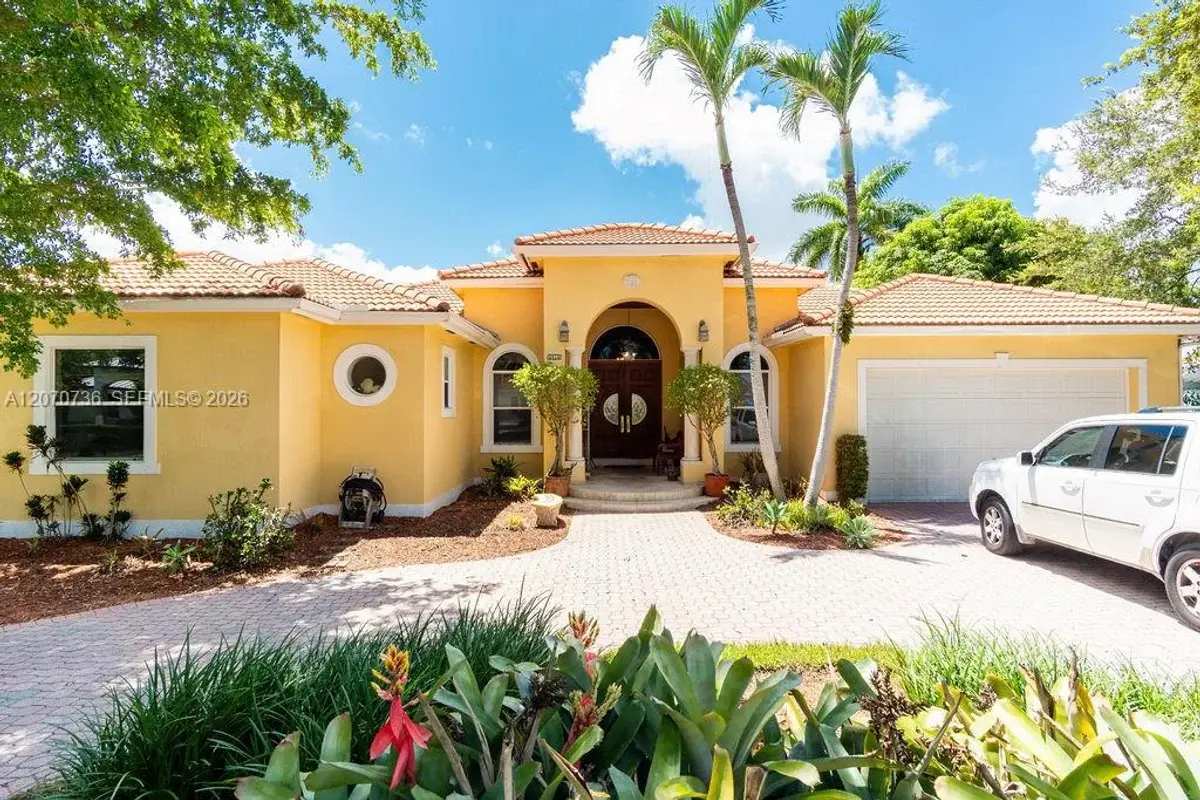 2610 SW 112th Ct, Miami: photo 1 of 77