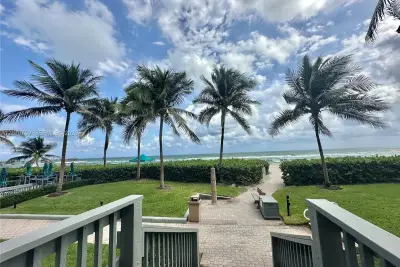 16425 E Collins Ave #1215, Sunny Isles Beach: photo 1 of 10