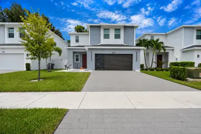 6305 Tenor Dr, West Palm Beach: photo 1 of 42