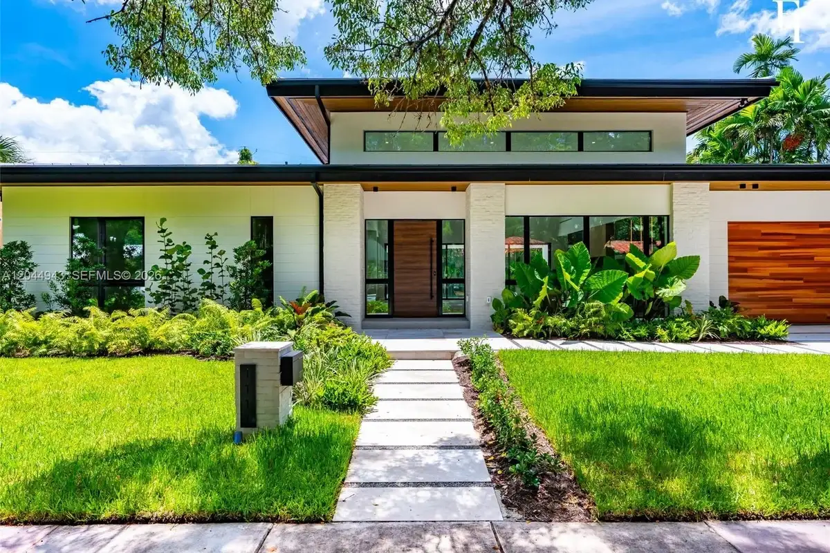 1111 Alberca St, Coral Gables: photo 1 of 57