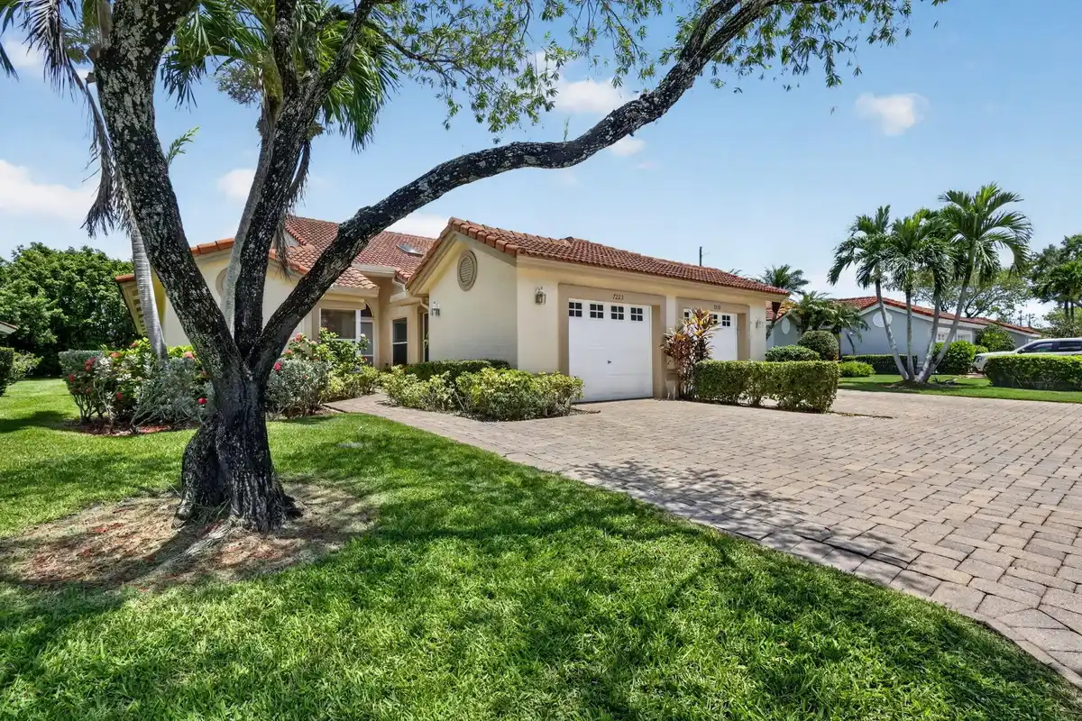 7223 Summer Tree Dr, Boynton Beach: photo 1 of 40