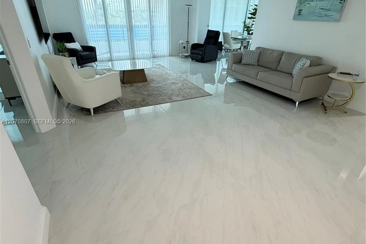 3500 Mystic Pointe Dr #405, Aventura: photo 1 of 16