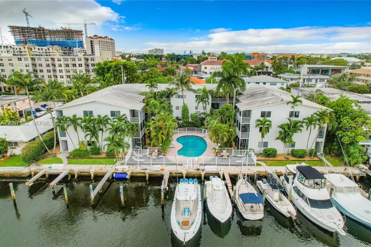 1535 SE 15th St #301, Fort Lauderdale: photo 1 of 27