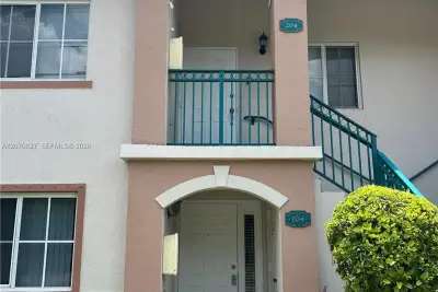 2911 SE 13th Ave #104-49, Homestead: photo 1 of 8