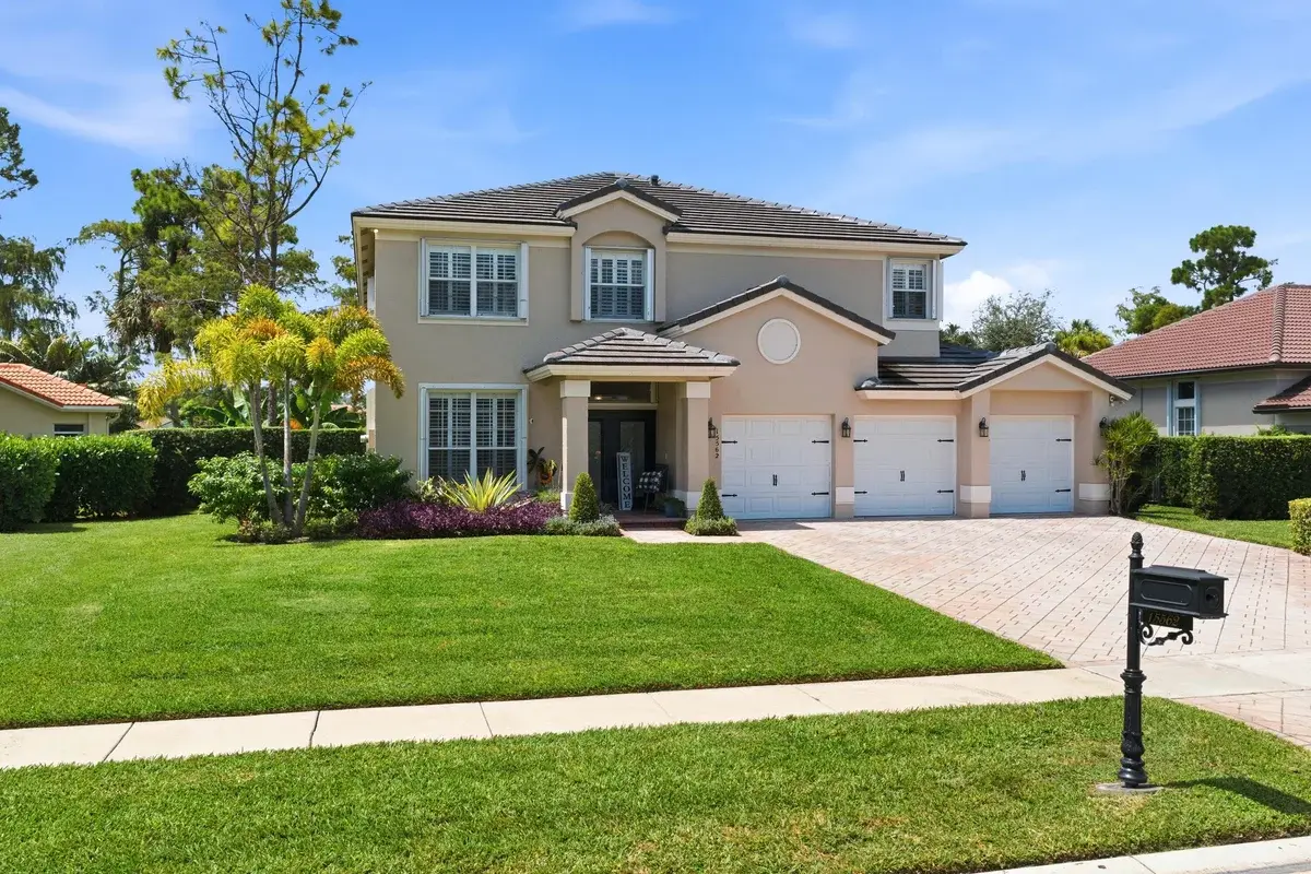 15562 Cypress Park Dr, Wellington: photo 1 of 26