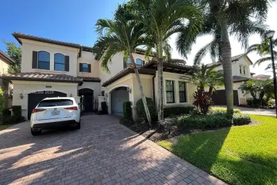 8248 Lost Creek Ln, Delray Beach: photo 1 of 41