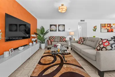 200 NE 12th Ave #3A, Hallandale Beach: photo 1 of 31