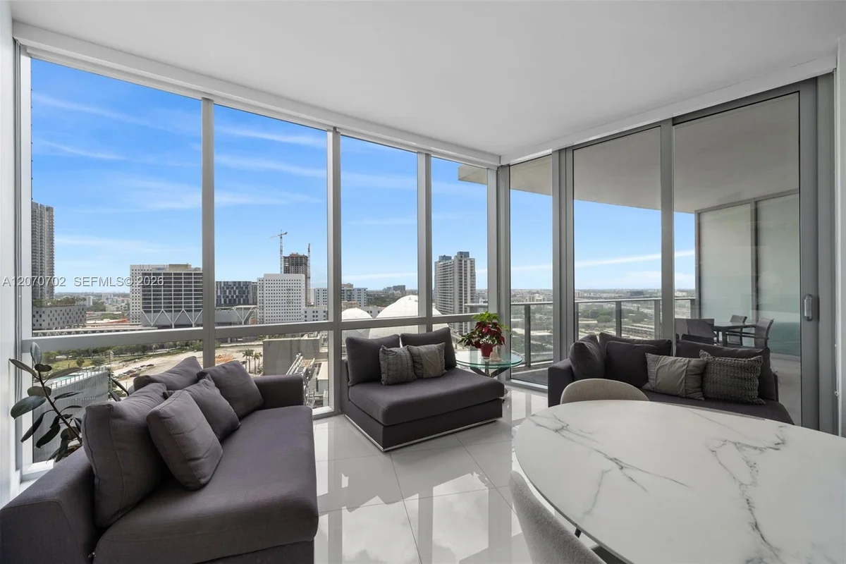 851 NE 1st Ave #1610, Miami: photo 1 of 19