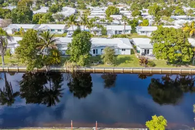 6810 NW 74th Pl, Tamarac: photo 1 of 45