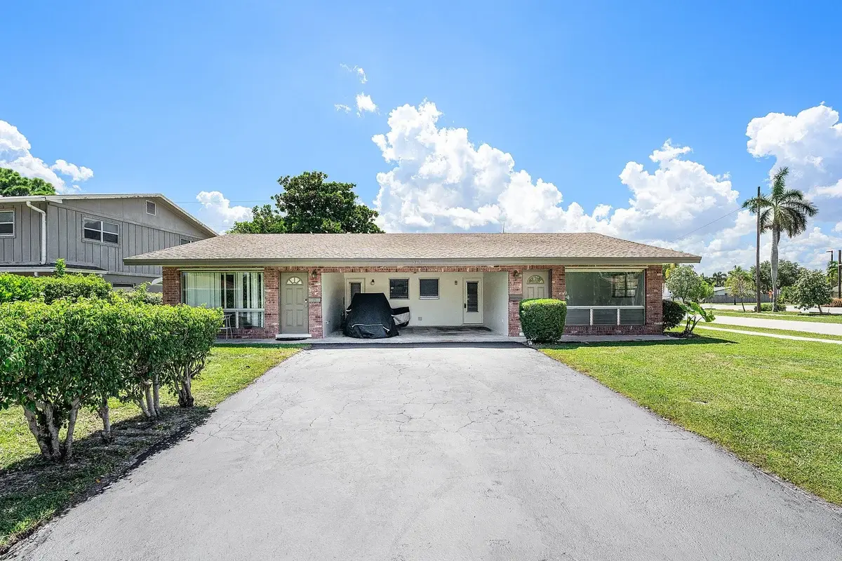 263 SE 8th Ter, Deerfield Beach: photo 1 of 42