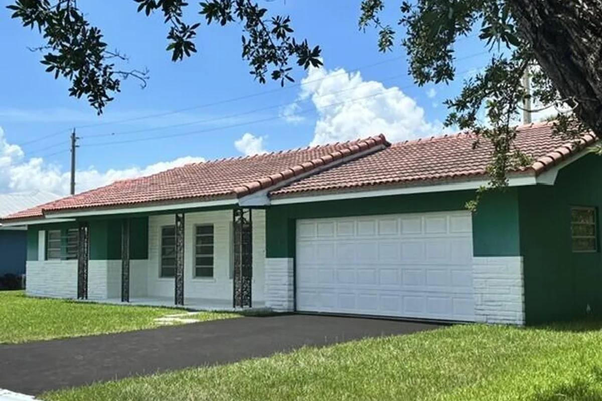 3633 NE 6th Dr, Boca Raton: photo 1 of 3