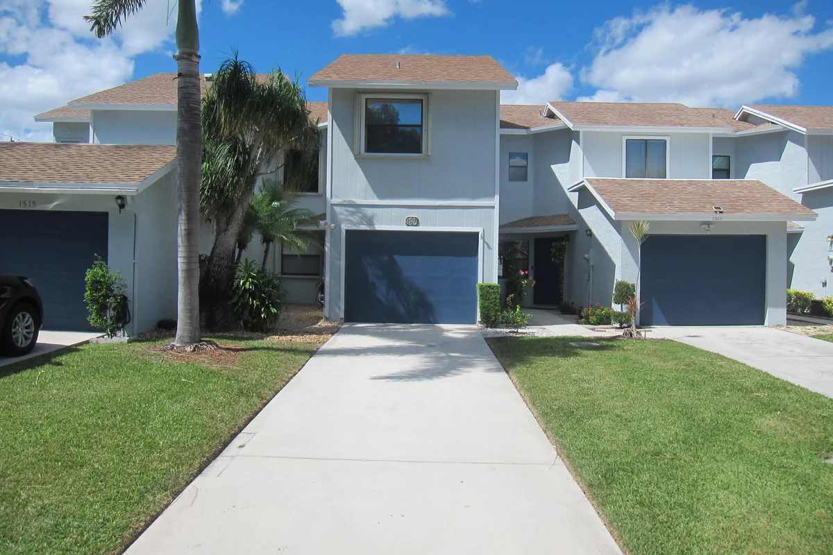 1517 Woodbridge Lakes Cir, West Palm Beach: photo 1 of 26