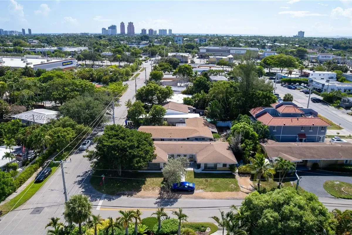 1812 NE 20th Ave #1, Fort Lauderdale: photo 1 of 20