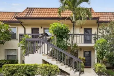7142 Golf Colony Ct #102, Lake Worth: photo 1 of 8