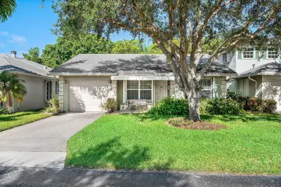 241 Del Rio Blvd, Boca Raton: photo 1 of 30