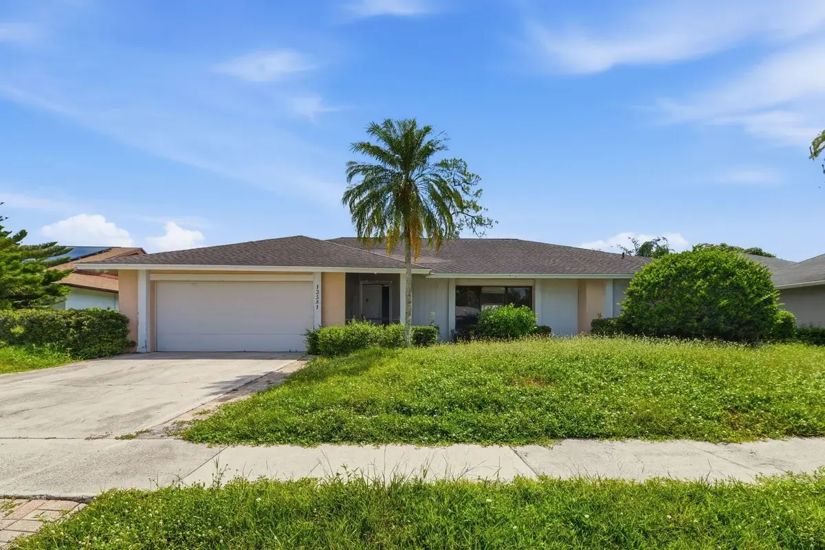 13581 Columbine Ave, Wellington: photo 1 of 39