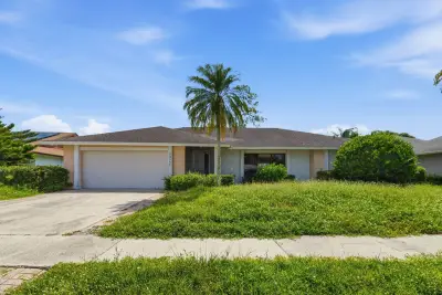 13581 Columbine Ave, Wellington: photo 1 of 39