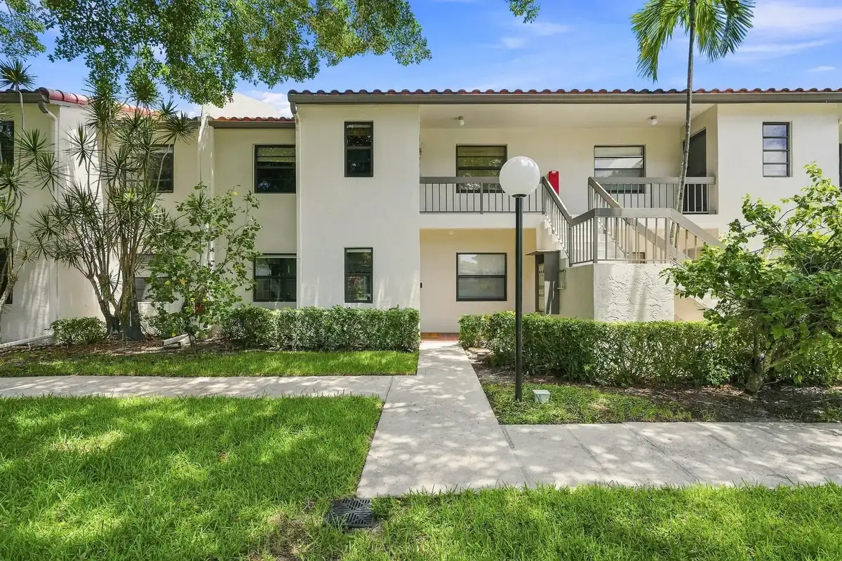 21578 Juego Cir #26C, Boca Raton: photo 1 of 44