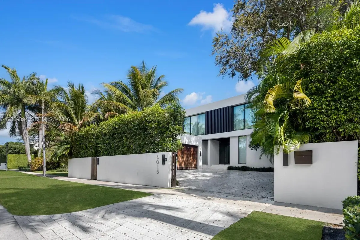 6015 N Bay Rd, Miami Beach: photo 1 of 40