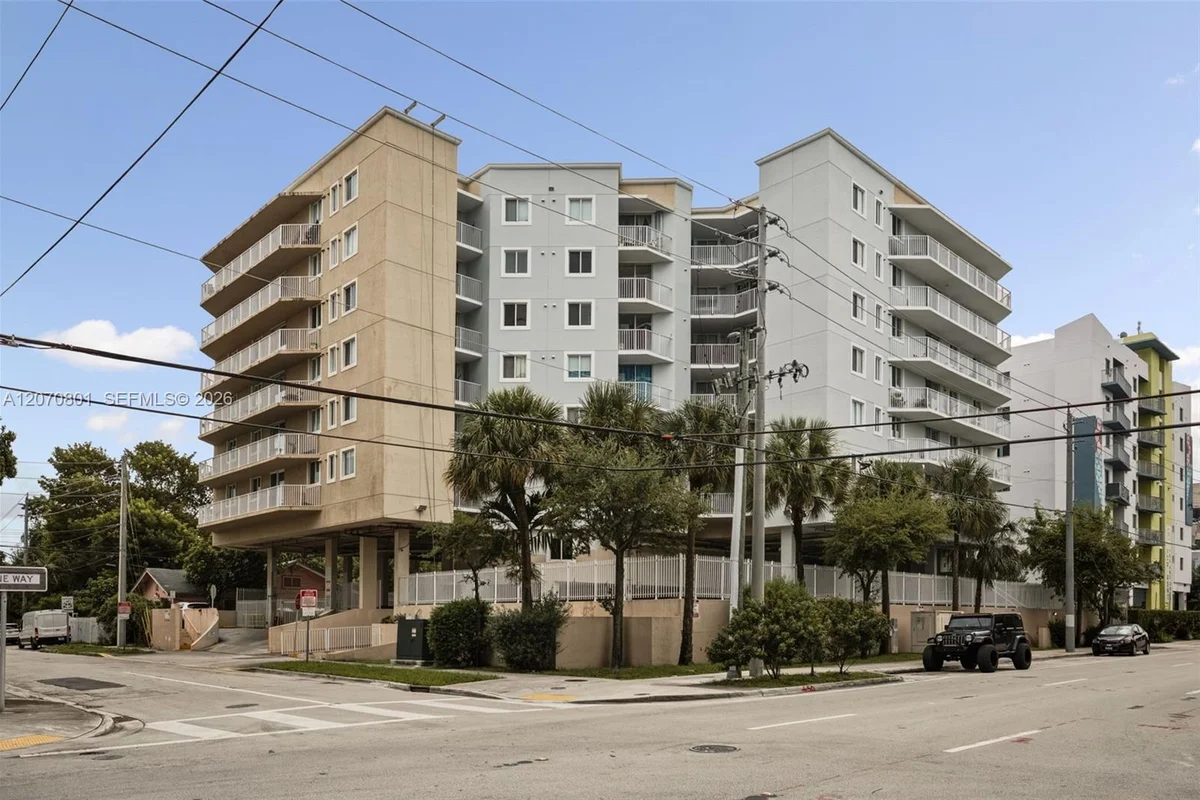 102 SW 6th Ave #610, Miami: photo 1 of 15