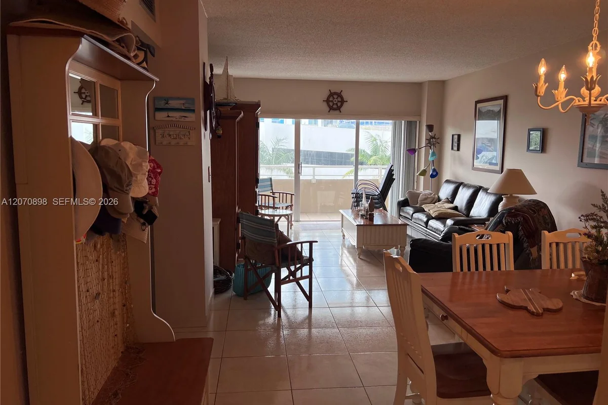 1965 S Ocean Dr #2D, Hallandale Beach: photo 1 of 15