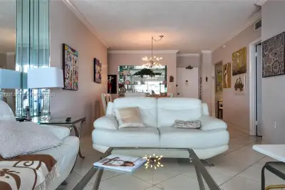 1950 S Ocean Dr #9C, Hallandale Beach: photo 1 of 20