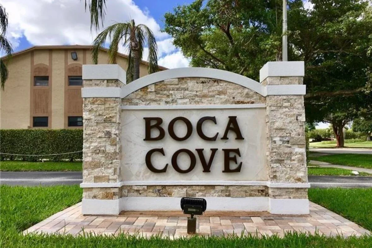 9466 Boca Cove Cir #301, Boca Raton: photo 1 of 10