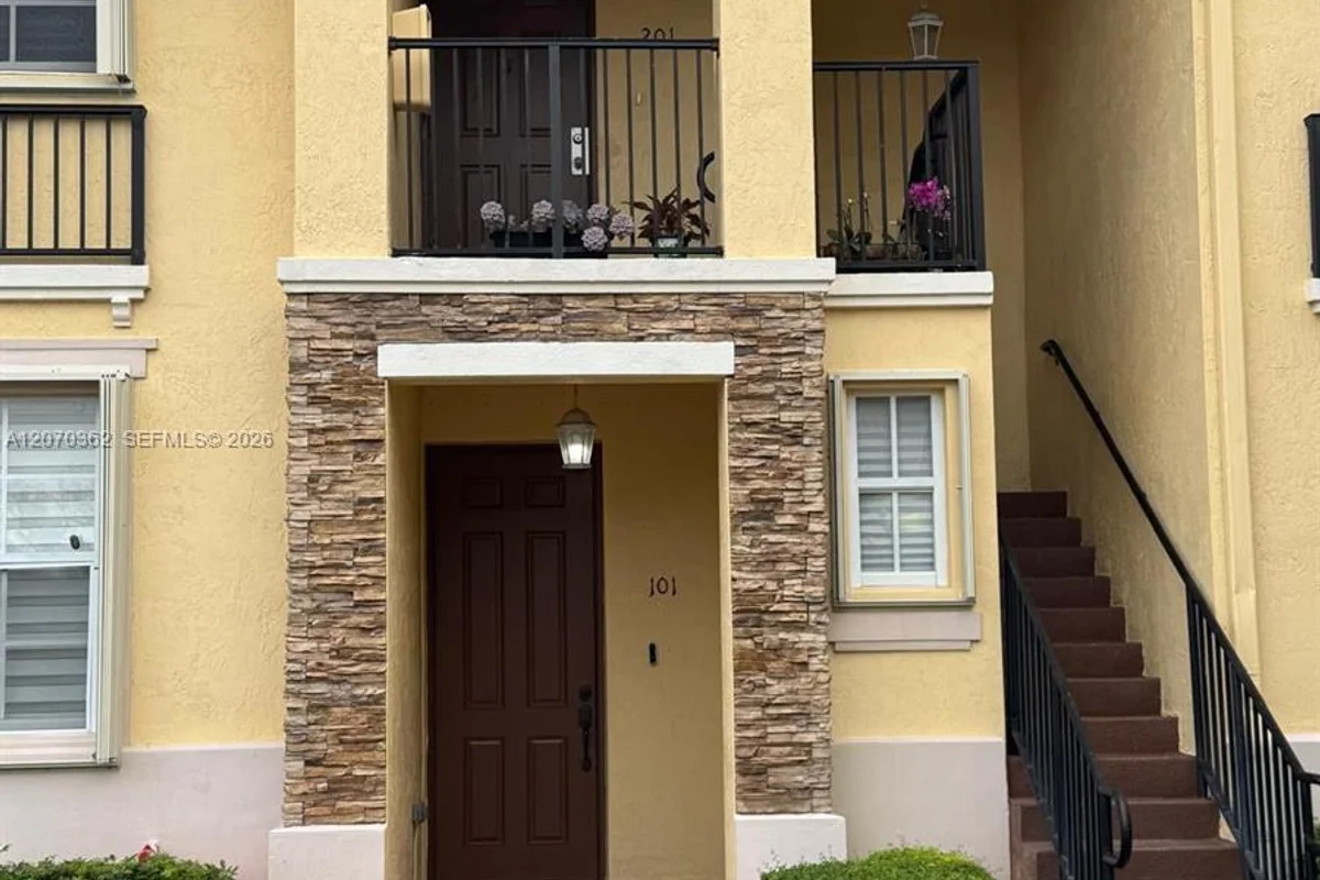 1420 NE 33rd Ave #201-15, Homestead: photo 1 of 19
