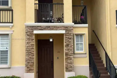 1420 NE 33rd Ave #201-15, Homestead: photo 1 of 19