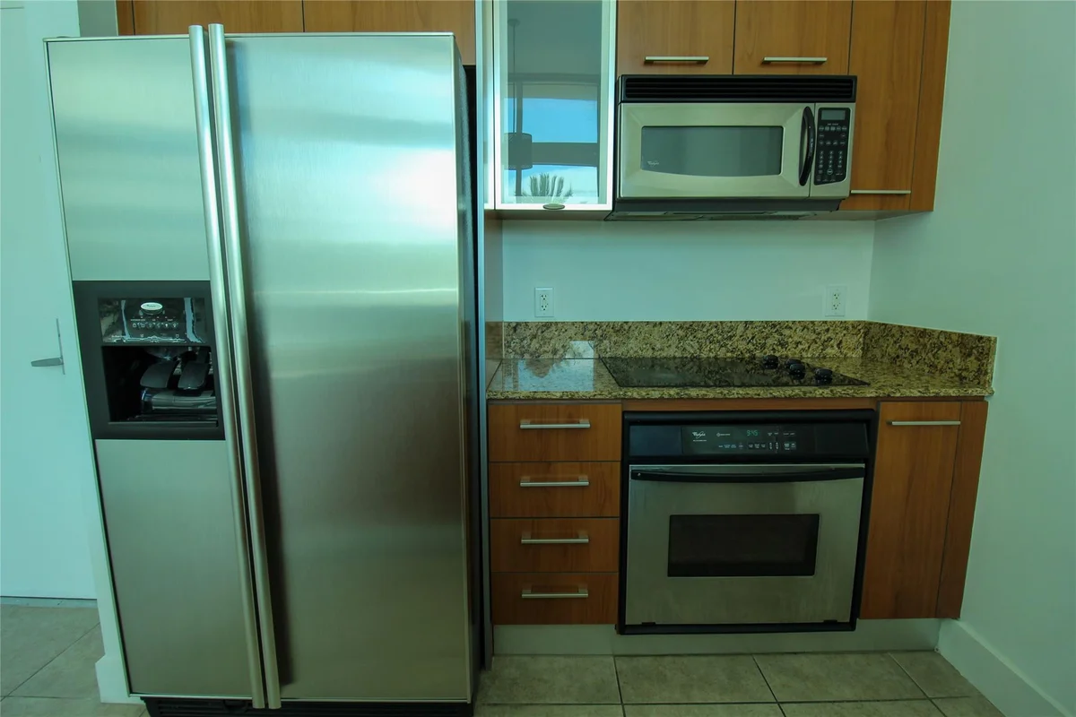 9055 SW 73rd Ct #309, Miami: photo 1 of 25