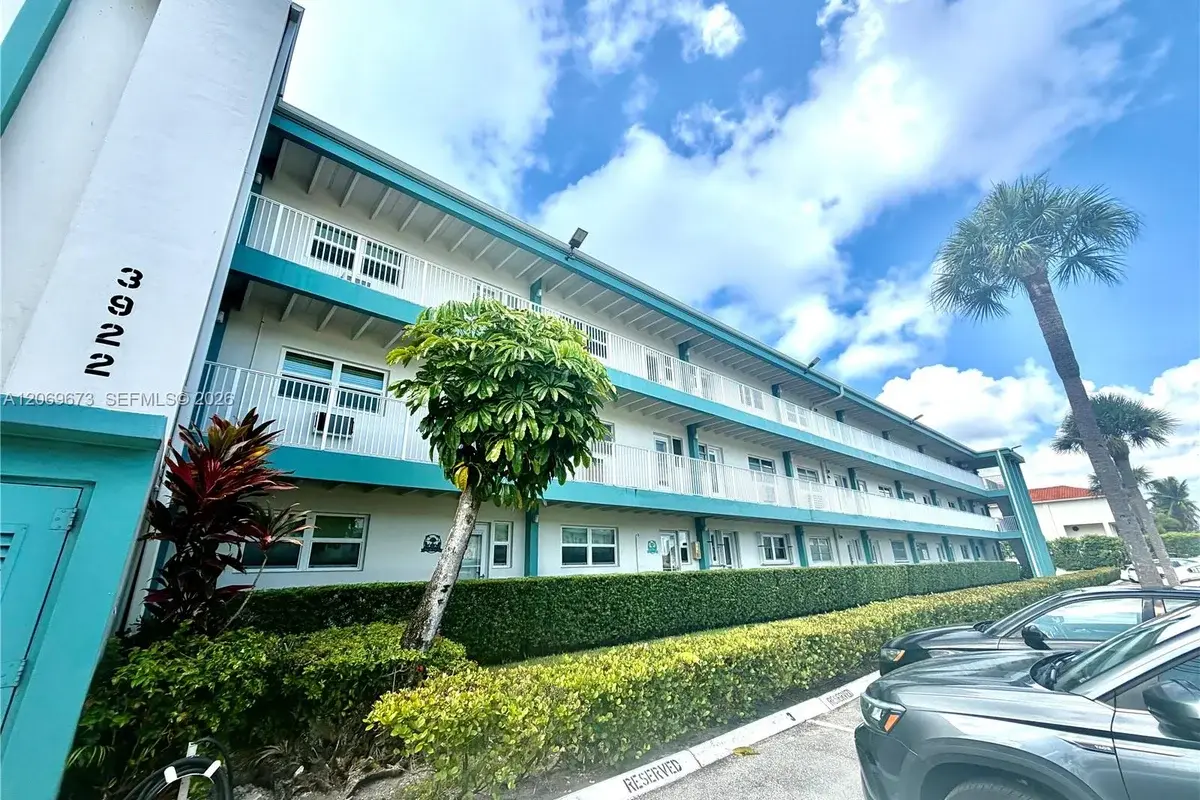 3922 NE 166th St #S306, North Miami Beach: photo 1 of 18