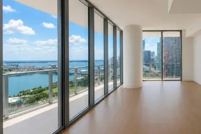 1400 Biscayne Blvd #3401, Miami: photo 1 of 31