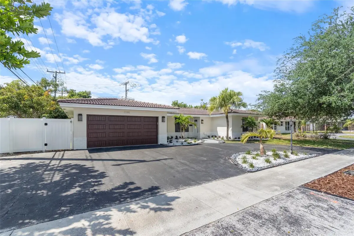 2280 NE 62nd St, Fort Lauderdale: photo 1 of 28
