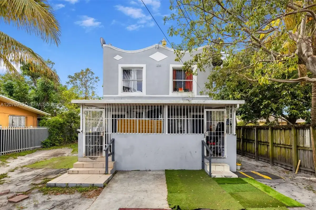 1236 NW 28th St #1, Miami: photo 1 of 19