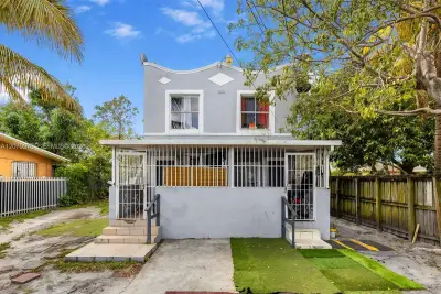 1236 NW 28th St #1, Miami: photo 1 of 19