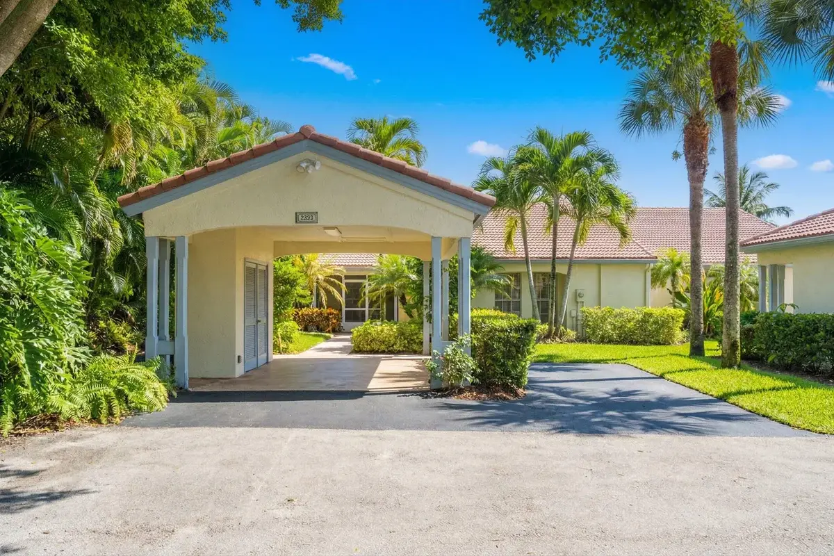 2236 Las Casitas Dr, Wellington: photo 1 of 21
