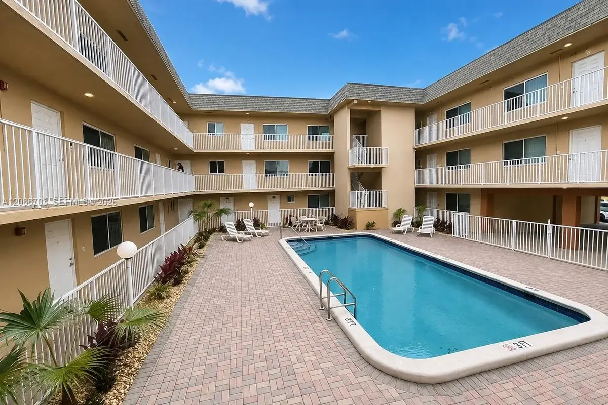 7910 Taft St #208, Pembroke Pines: photo 1 of 8