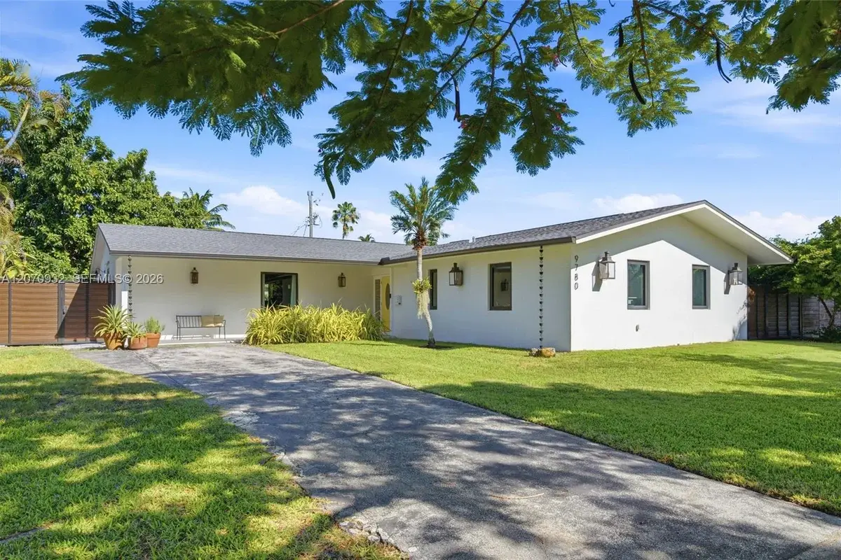 9780 Bel Aire Dr, Cutler Bay: photo 1 of 46