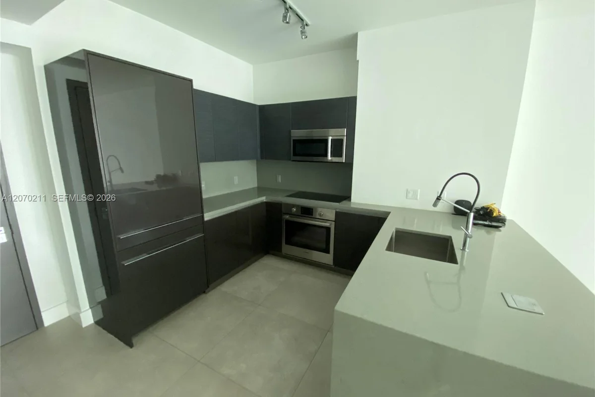 1080 Brickell Ave #2505, Miami: photo 1 of 10