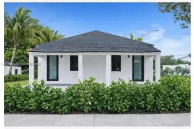 6905 NW 4th Ct #B, Miami: photo 1 of 8