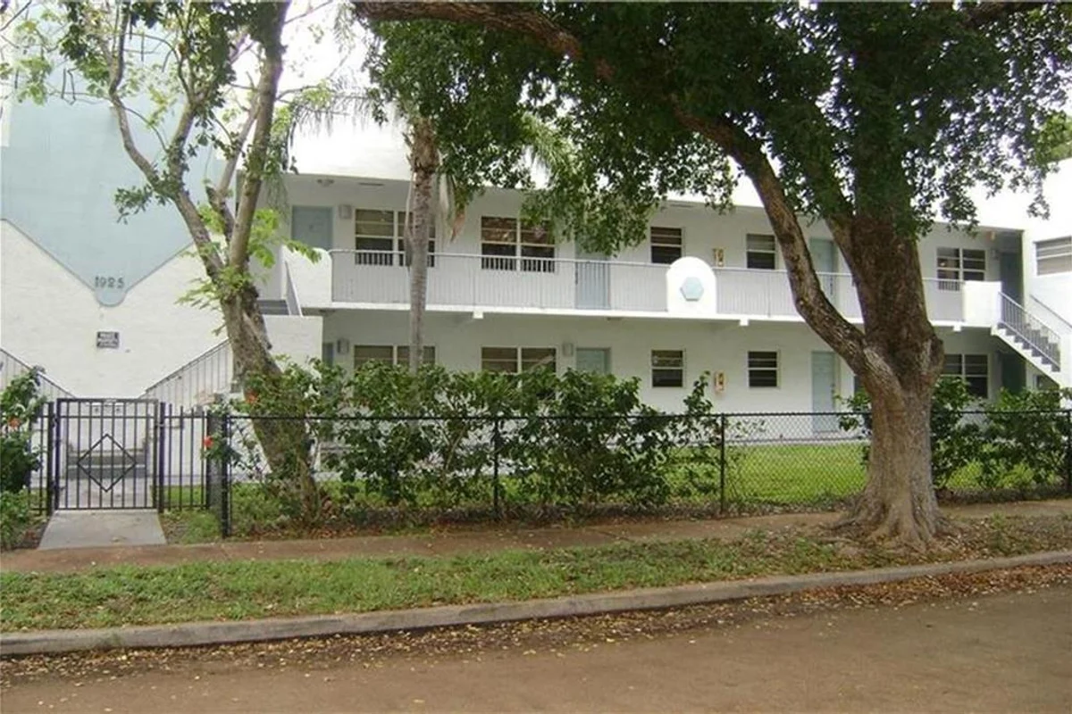 1925 Madison St #17, Hollywood: photo 1 of 22