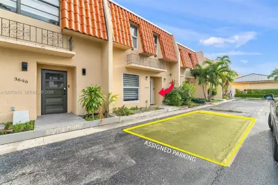 3690 NE 167th St #34, North Miami Beach: photo 1 of 47