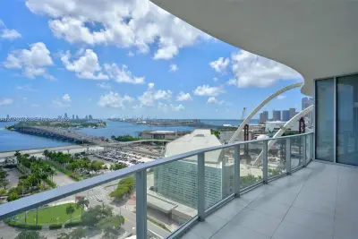 1400 Biscayne Blvd #1605, Miami: photo 1 of 60